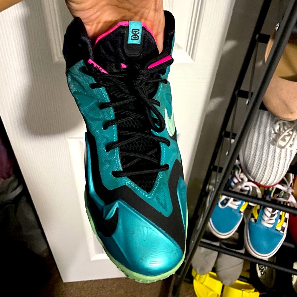 Teal pink lebrons